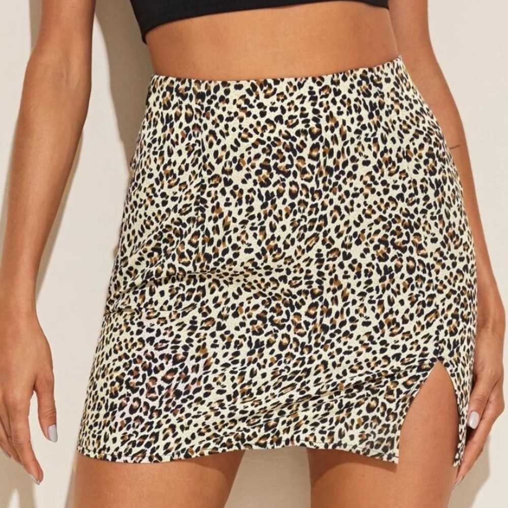 Cheetah print mini skirt